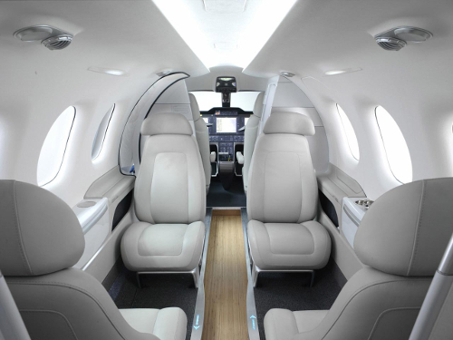 EM Phenom 100 Interior