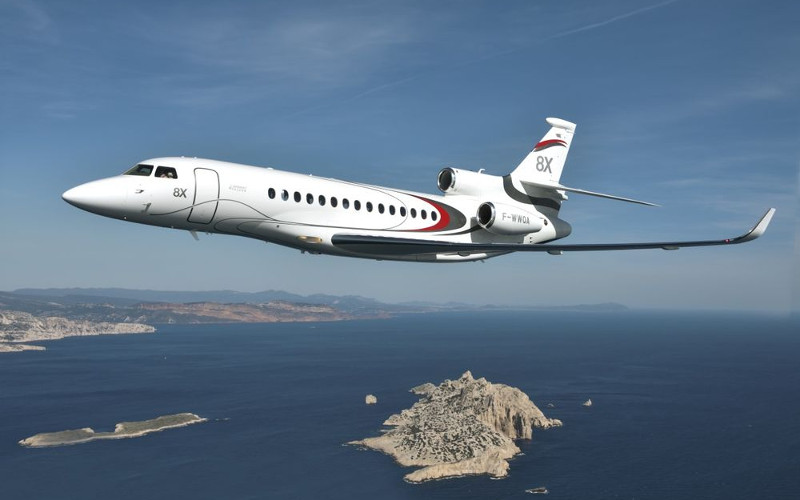 Falcon 8X Exterior